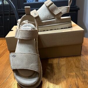 UGG Women’s Goldenstar Platform Tan Sandals Size 8.5